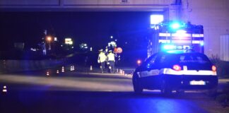 Schianto mortale sulla ex SS98: auto contro un ponte