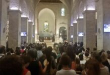 Tragedia Bari-Nord, in migliaia per la veglia di preghiera