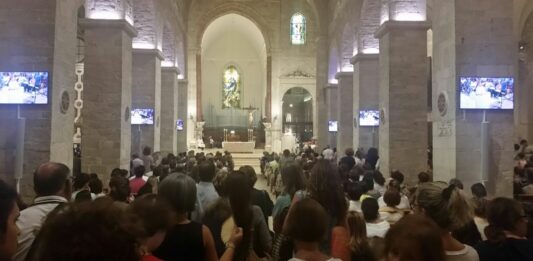 Tragedia Bari-Nord, in migliaia per la veglia di preghiera