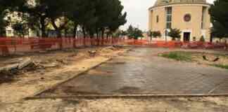 Piazza SS. Trinità, Grumo: «Nessuna pausa, solo problemi burocratici»