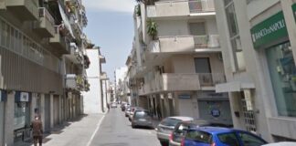 Via Cavallotti troppo stretta e caotica: disposte modifiche alla viabilità