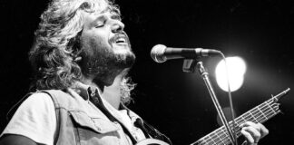 “Ho sete ancora”, omaggio a Pino Daniele il 26 marzo