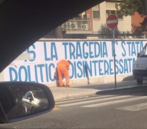 rimozione striscione