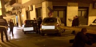 Violento impatto in via Vittoria: auto distrutta