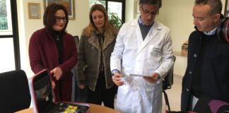 Grazia Di Bari dona un defibrillatore all’Ufficio Vaccinazioni di Andria