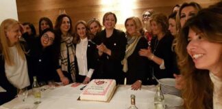 “Come le vedono, come sono”: omaggio alle donne con le Amiche per le Amiche