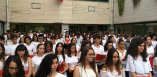 Le parole del prof. Palumbo risuonano sul “palcoscenico” del Liceo Nuzzi