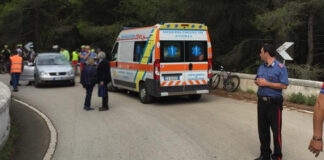 Due ciclisti investiti da auto nei tornanti di Castel del Monte: uno grave in codice rosso