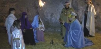 Tanti visitatori e fedeli per la prima del Presepe Vivente “Notte di Luce”