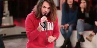 Nicola Sciannandrone si esibisce nel programma “Amici”