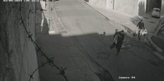 Materassi, tubi e bustoni: la nuova discarica arriva in via Giannotti