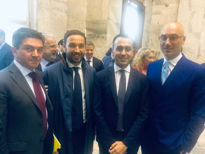 Da sx a dx il presidente di Coldiretti Lecce Cantele, il presidente di UNAPROL Granieri, il Vicepremier Di Maio e il presidente di Coldiretti Puglia Muraglia