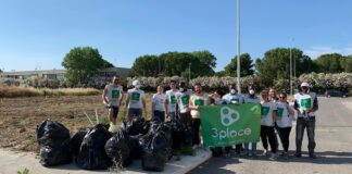 I giovani di “3Place” e “MigrantesLiberi” ripuliscono il quartiere di San Valentino