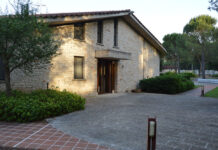 Furto nella chiesa a Castel del Monte, Don Riccardo Agresti: «Riportate qui ciò che non è vostro»