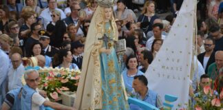 Bagno di fedeli ad Andria, torna la processione della Madonna dell’Altomare il 7 giugno
