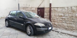 Cede cornicione di un’abitazione del 3° Vicolo Porta la Barra
