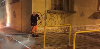 Pulizia dei marciapiedi in diversi punti della città di Andria