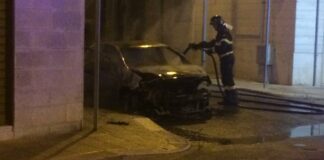 Auto a fuoco in via D’Azeglio: paura questa notte per le fiamme altissime