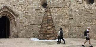 La mostra “The Barzakh/Lo spazio liminale” a Castel del Monte sino al 12 gennaio