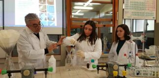 Coronavirus, gli studenti del “Lotti-Umberto I” producono l’amuchina “fai da te”