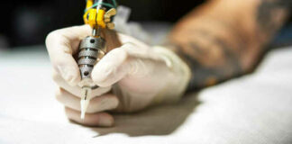 Tatuaggi, piercing e benessere: dal 18 maggio si può, c’è l’Ordinanza di Emiliano