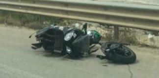 Incidente in tangenziale, moto travolge un cane: 20enne finisce in ospedale