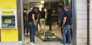 Tentata rapina in via Aldo Moro, la ricostruzione: ingresso laterale sfondato con l’auto
