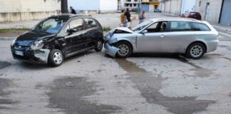 Scontro tra auto in via Vecchia Barletta: donna ferita
