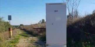 Degrado in via Vecchia Spinazzola: abbandonati due frigoriferi