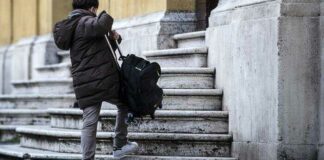 Scuola: Did al 100% per le superiori, a scelta per elementari e medie