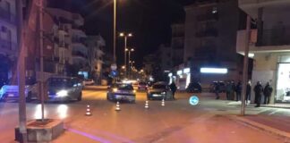 Scontro tra due auto in viale Pietro Nenni: due donne finiscono in ospedale