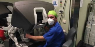 Primo intervento di chirurgia ginecologica con il robot da Vinci al “Bonomo”