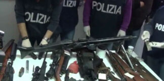Arsenale da guerra in una masseria di Andria: sequestrate mine, mitragliatori e bombe a mano