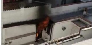 Divampa incendio a causa di un corto circuito: paura in via Rossetti