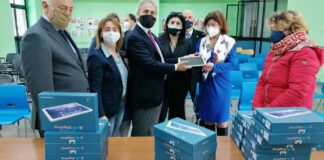 Il Rotary “Castelli Svevi” dona tablet per la DAD all’Istituto “Imbriani-Salvemini”