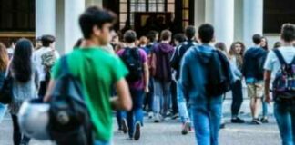 Dal 30 maggio partono in Puglia le vaccinazioni per i maturandi