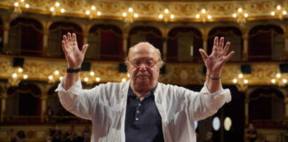 Lino Banfi al Bif&st si racconta: «Mons. Di Donna mi disse che non dovevo fare il prete ma far ridere»