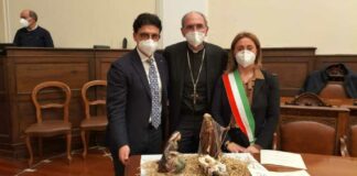 Un presepe fatto a mano per Mons. Giovanni Massaro