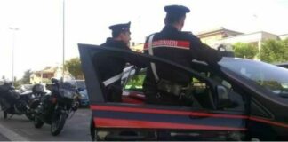 Si finge vescovo ed estorce 86 mila euro ad anziano sacerdote: arrestato 21enne di Andria