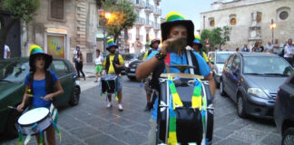 Buon compleanno MòMò Murga: grande festa ad Andria con le murgas di tutta Italia
