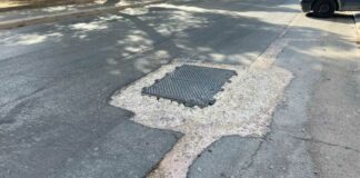 Via della Pineta, ancora un tombino sporgente che mina la sicurezza