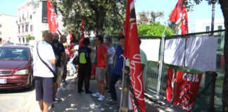 «L’adozione salta se perdo il lavoro», dipendenti Publiparking in protesta ad Andria