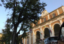 Intergruppo: «Urbanistica opaca e consiglio tagliato fuori, democrazia indebolita»