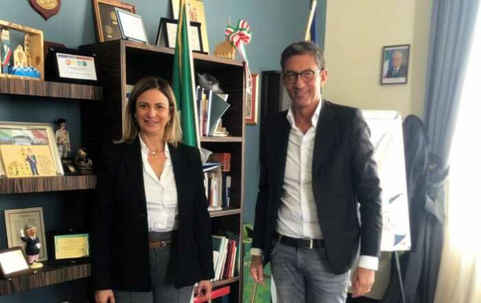 on mariangela matera con sindaco amedeo bottaro