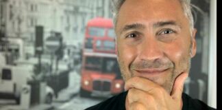 Vincenzo Schettini, il prof più amato del web incontra gli studenti dell’ “Ites Les Carafa”