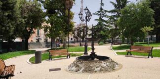 “M’illumino di meno”, luci spente in Piazza Umberto I nella giornata del risparmio energetico