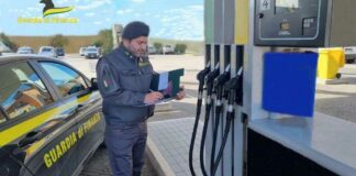 Carburante, violazioni e sanzioni della Gdf: 16 i distributori nella BAT controllati a Ferragosto