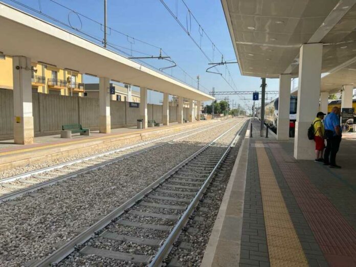 ferrovia bari nord nuovi treni alstom ferrotramviaria stazione binari (2)
