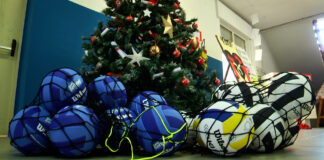Palloni da volley donati alla “Fermi”, Crescini: «Speriamo di poterli usare a breve nella palestra ristrutturata»