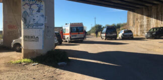 Auto contro un muro nei pressi del ponte della ex 98 in via Vecchia Spinazzola: muore un uomo